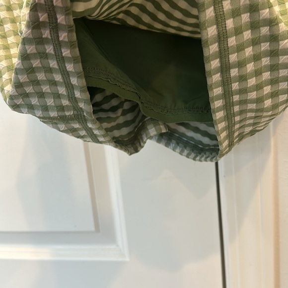 NWT Aerie Long Line Sport Bra Tank. Green Gingham Size XL. Built in bra. - Picture 3 of 4